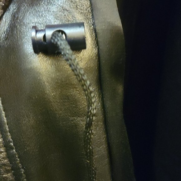 Di Capra International Lamb Leather Hooded Coat - Picture 10 of 16